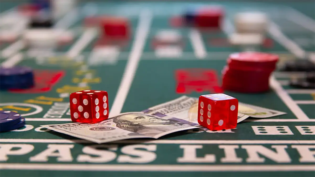 How to play Craps game online